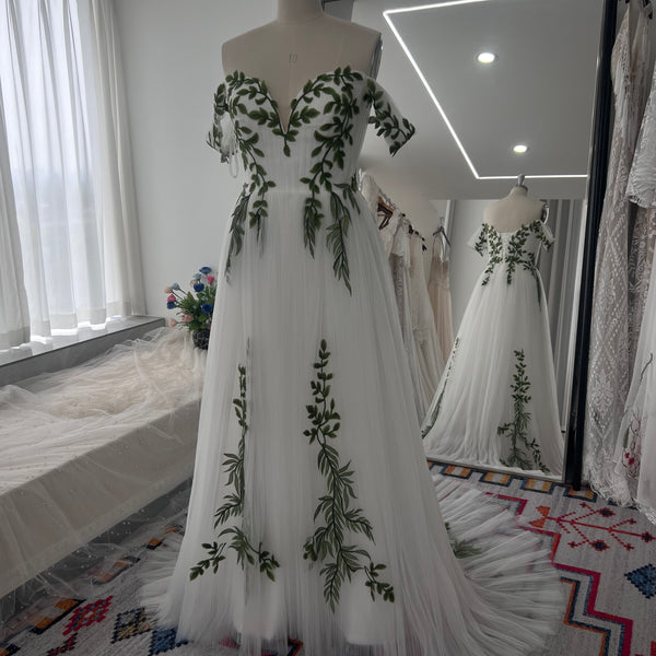 Olive Green Leaves Colored Spring Wedding Dresses Off Shoulder Sleeves Pleated Tulle Forest Bridal Gowns