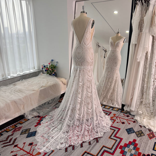 Lace Stretch Wedding Dresses Plunging Neck Open Back Mermaid Bridal Gowns