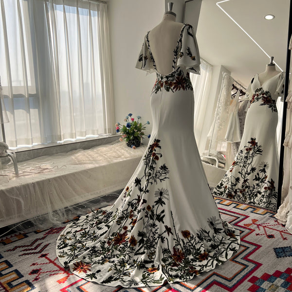 Colored Embroidery Crepe Wedding Dress Mermaid Stretch Bridal Gown Removable Flare Sleeves